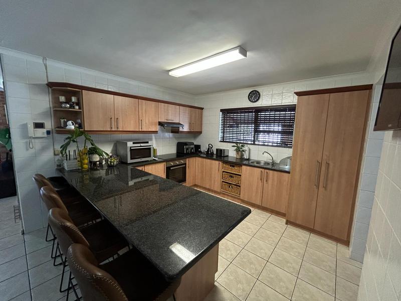 To Let 4 Bedroom Property for Rent in D